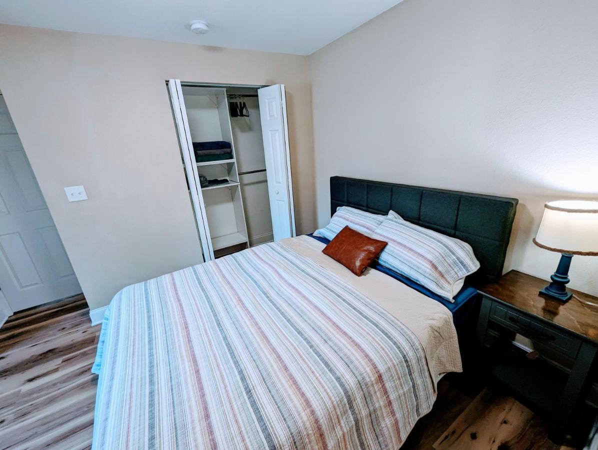 Charming & Cozy Lagoon Retreat - Steps From River - Parking تيتوسفيل المظهر الخارجي الصورة