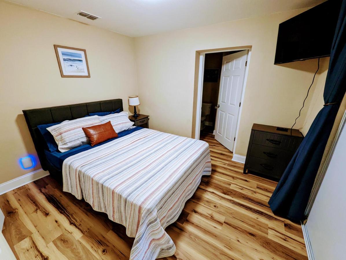 Charming & Cozy Lagoon Retreat - Steps From River - Parking تيتوسفيل المظهر الخارجي الصورة